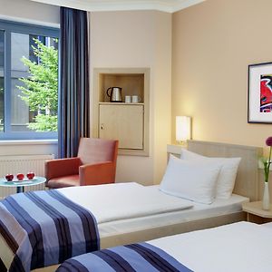 Zimmer mit zwei Einzelbetten